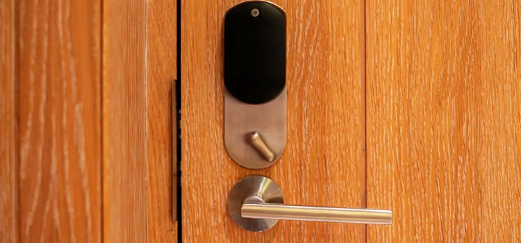 Automatic Locking Door Knob San Clemente